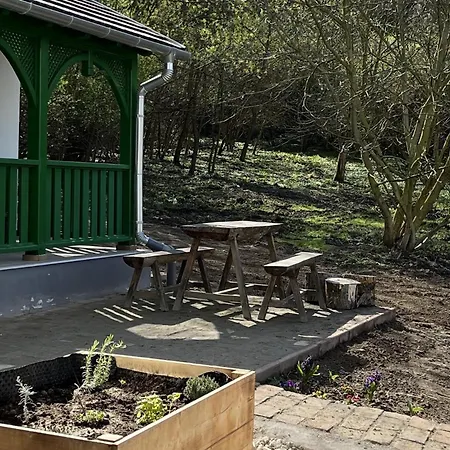 Koekenyhaz Vendeghaz Апартаменты Kotcse