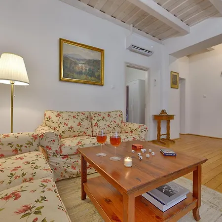 Koekenyhaz Vendeghaz * Kotcse