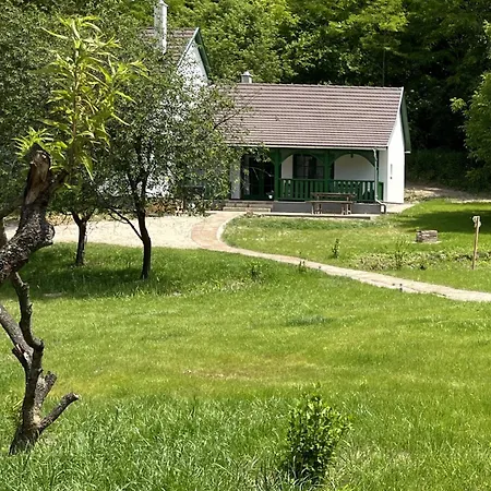 Koekenyhaz Vendeghaz 아파트 *