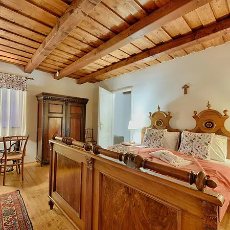 Koekenyhaz Vendeghaz דירה